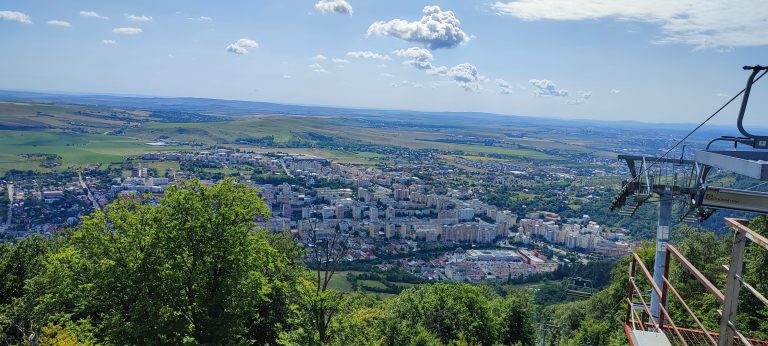 Piatra Neamt vazută de pe Dealul Cozla